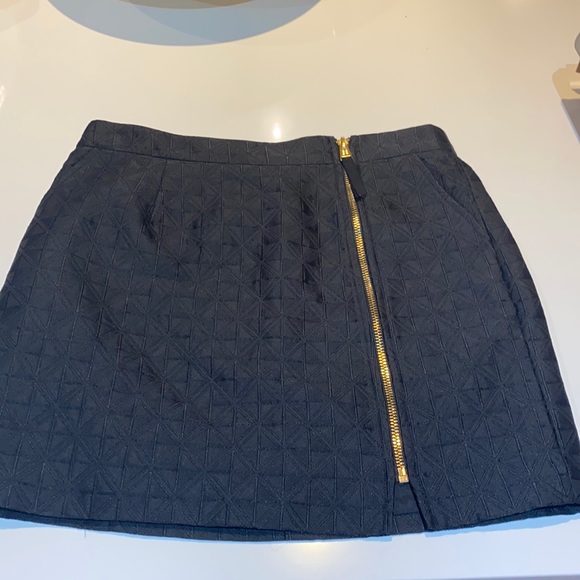 NWOT - BCBG skirt with pockets - Picture 1 of 4